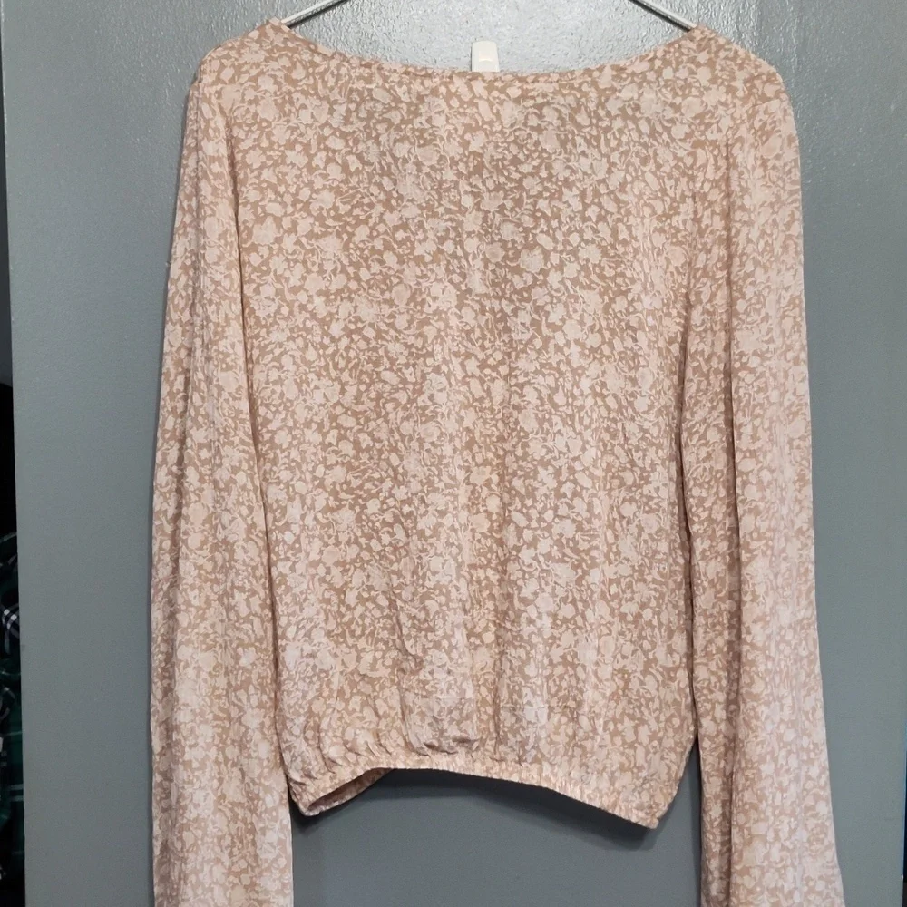 Anthropologie Sadie & Sage long Bell sleeves v-neck floral pattern size small